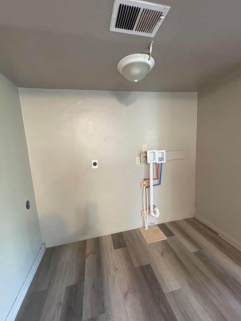 Dayton Apartment: 623 Clifton Drive - Unit A