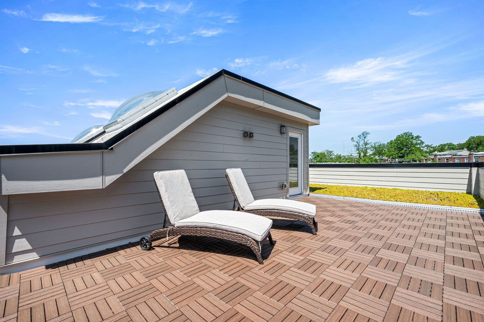 Philadelphia House: 206 Kalos Street