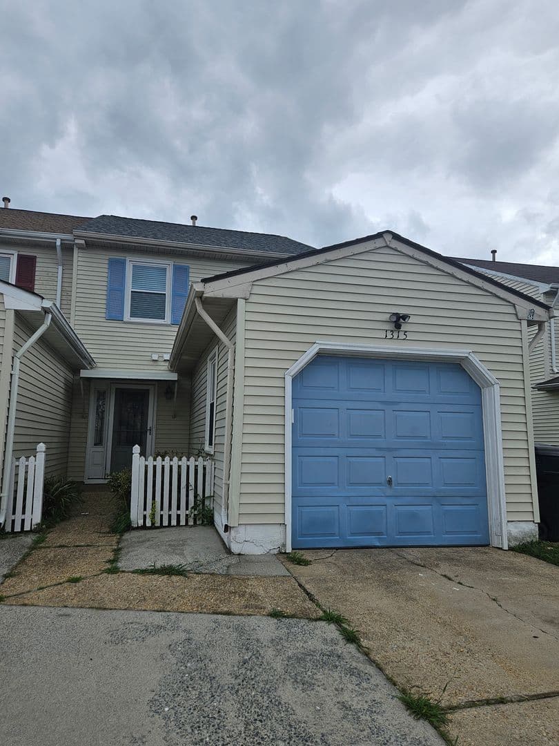 Virginia Beach House: 1315 Hafford Road
