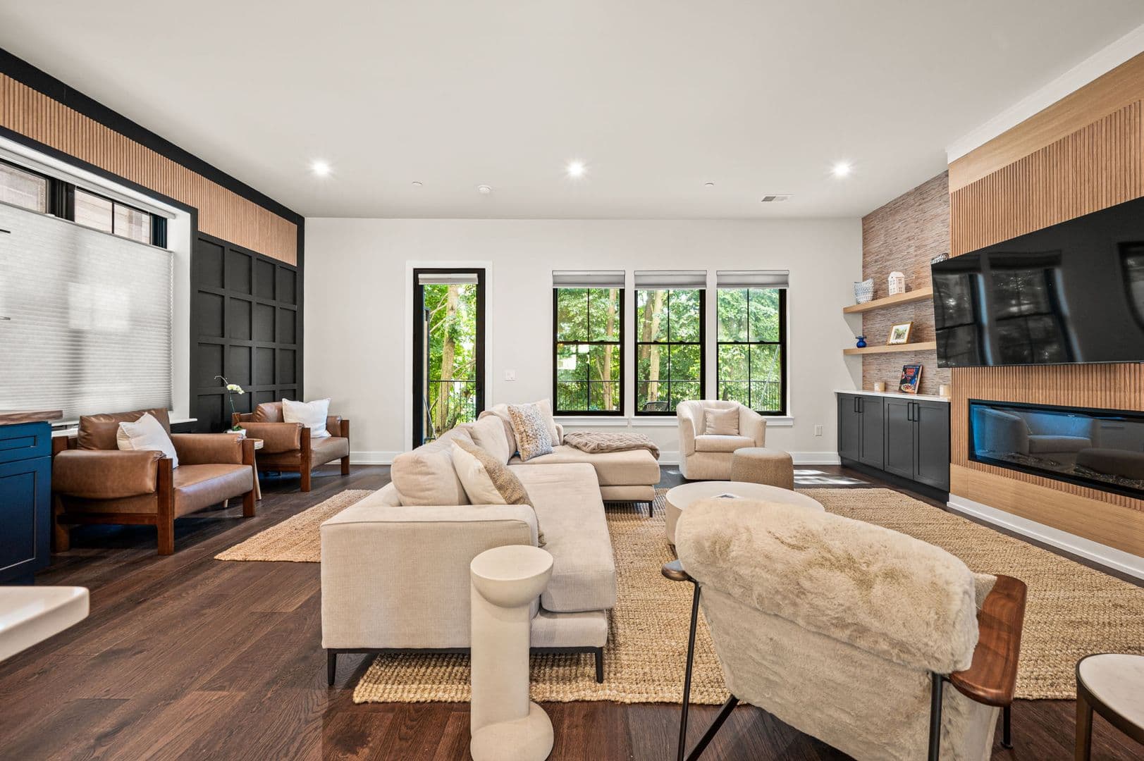 Philadelphia House: 206 Kalos Street