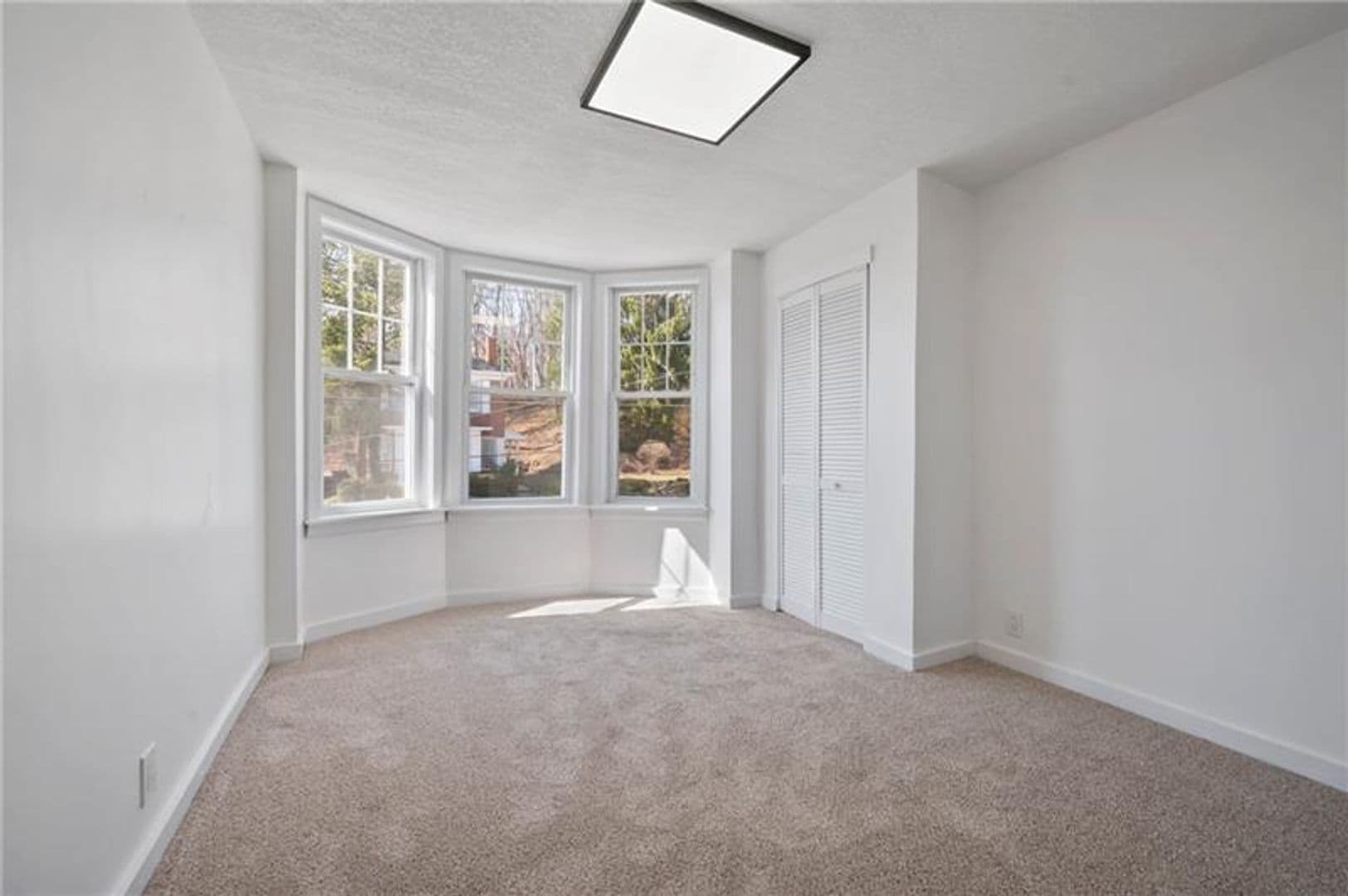Pittsburgh House: 220 Dewey St.