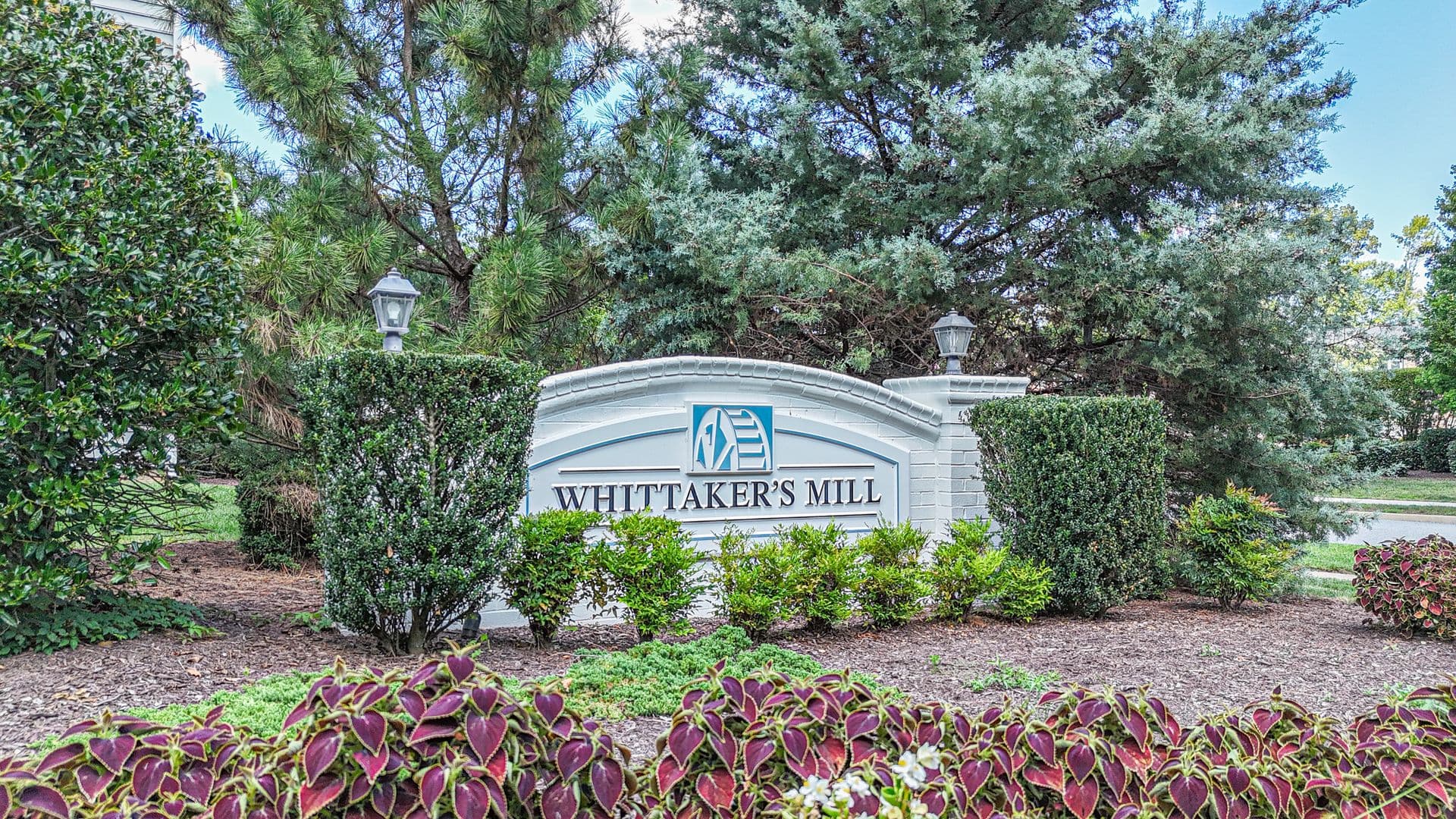 Williamsburg House: 406 Boltons Mill Pkwy