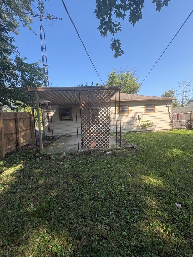 Dayton House: 4550 Freudenberger Ave