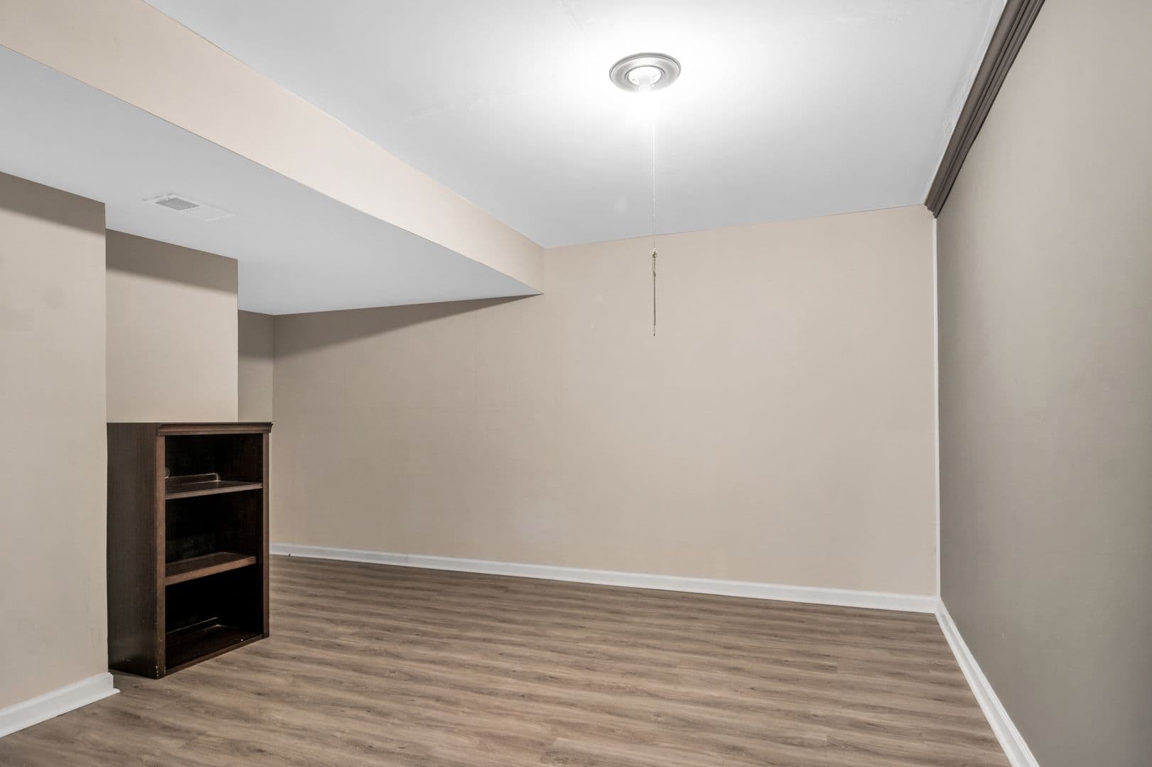 Williamsburg House: 406 Boltons Mill Pkwy
