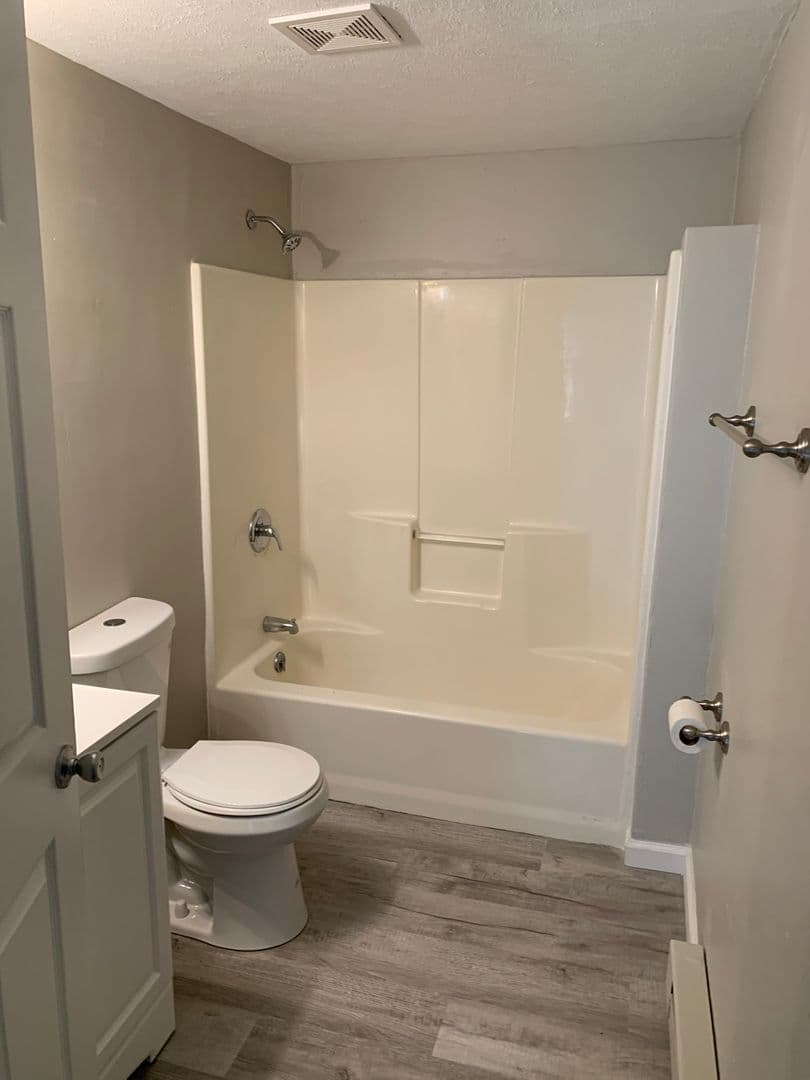 Lorain Apartment: 661 Washington Avenue