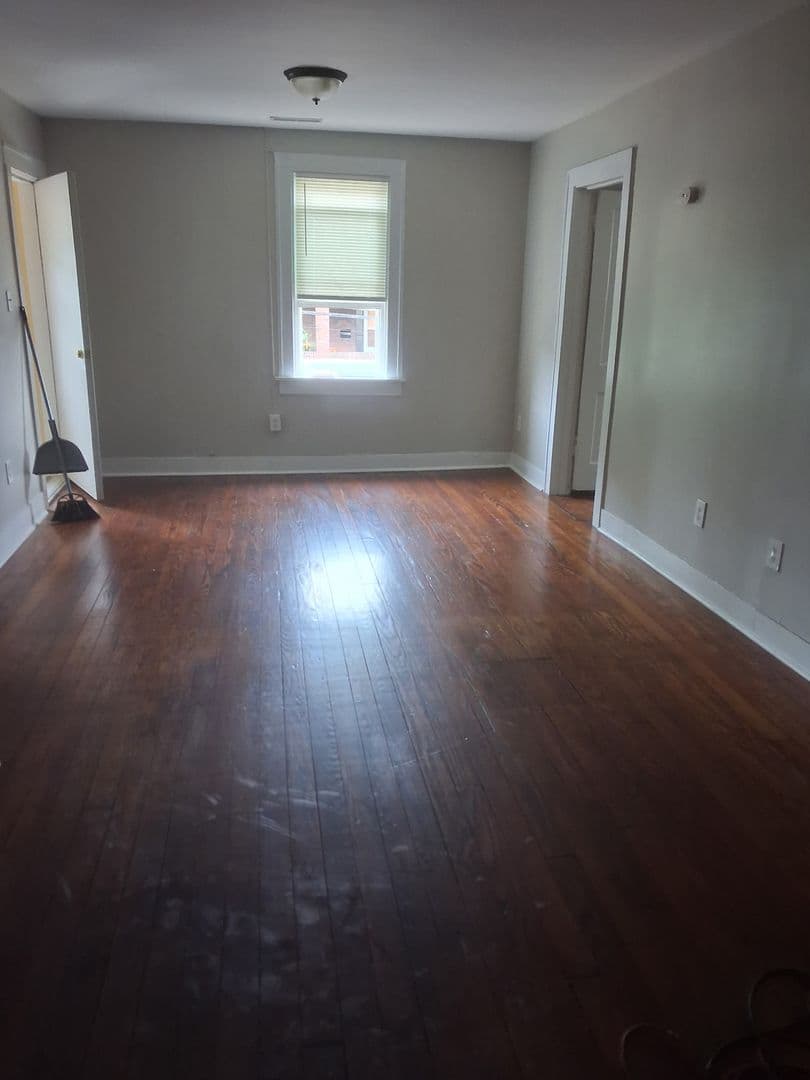 Turtle Creek Apartment: 1511-1513 Maple Avenue
