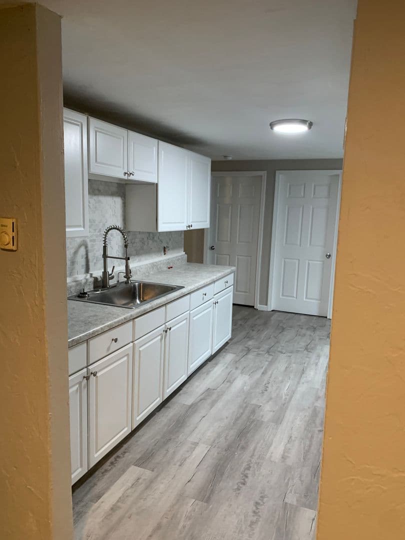 Lorain Apartment: 661 Washington Avenue