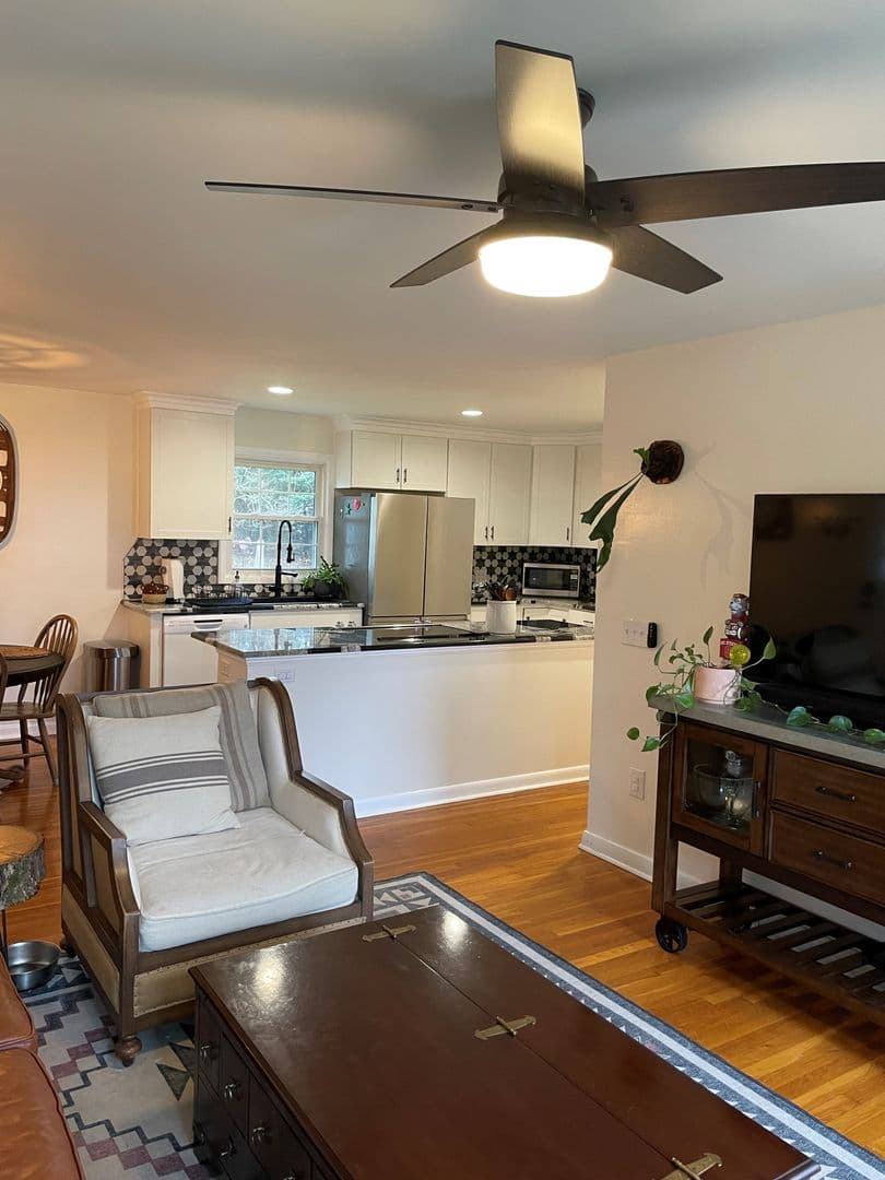 Lexington House: 5 Hill Circle