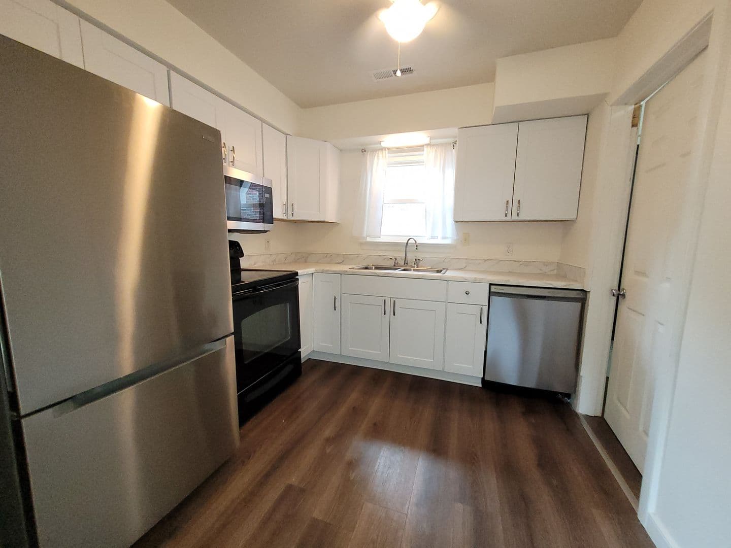 Norfolk House: 1012 Oaklawn Avenue