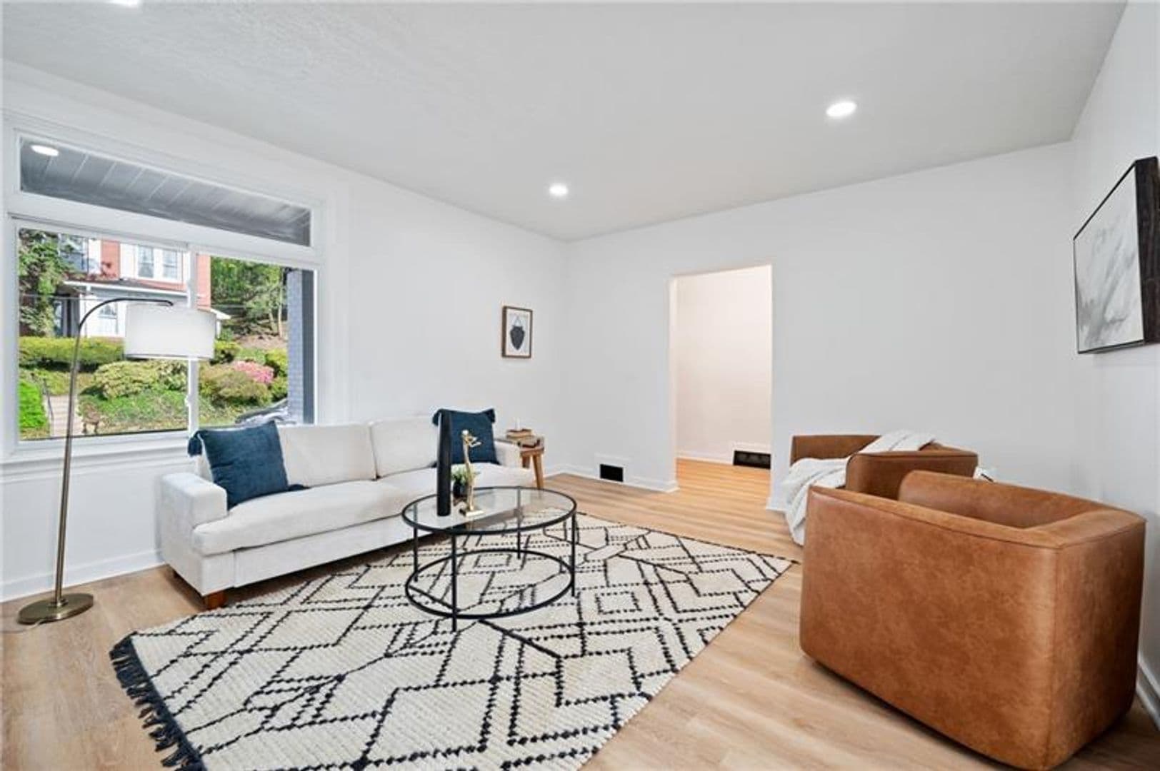Pittsburgh House: 220 Dewey St.