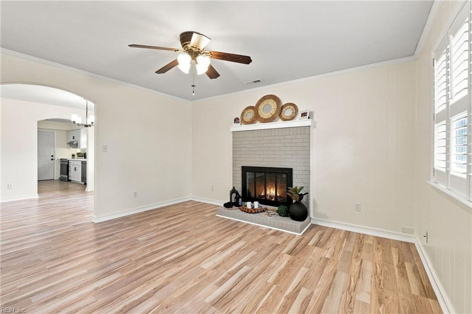 Virginia Beach House: 401 Moorland Drive
