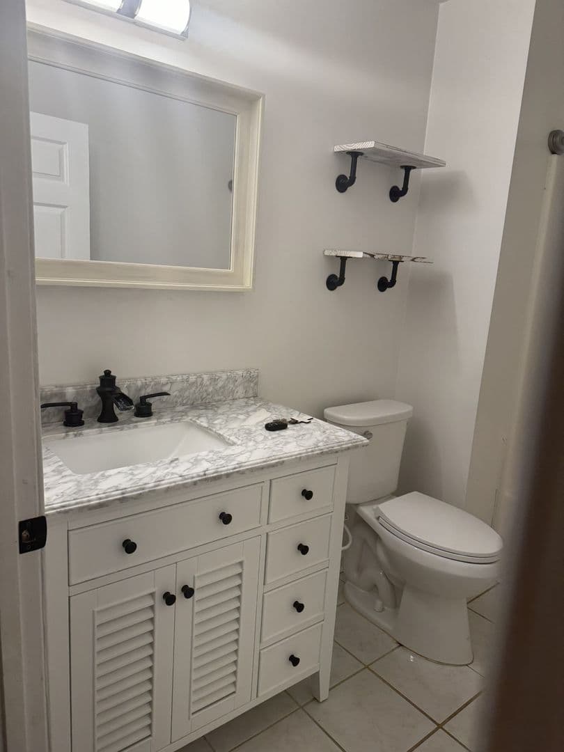 Williamsburg House: 1505 Ernestine Avenue