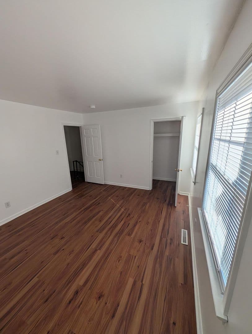 Newport News Townhome: 321 Advocate Court, Unit B