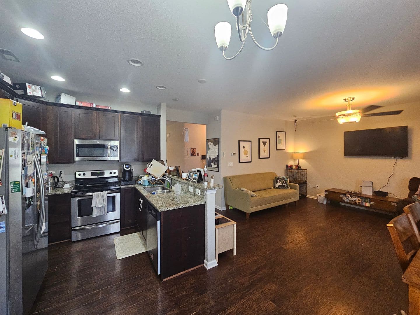 Suffolk House: 6017 Newington Place