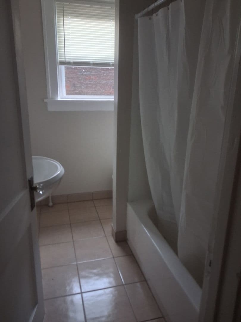 Turtle Creek Apartment: 1511-1513 Maple Avenue