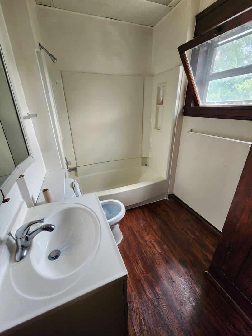 Cleveland Apartment: 7206 Rathbun Avenue