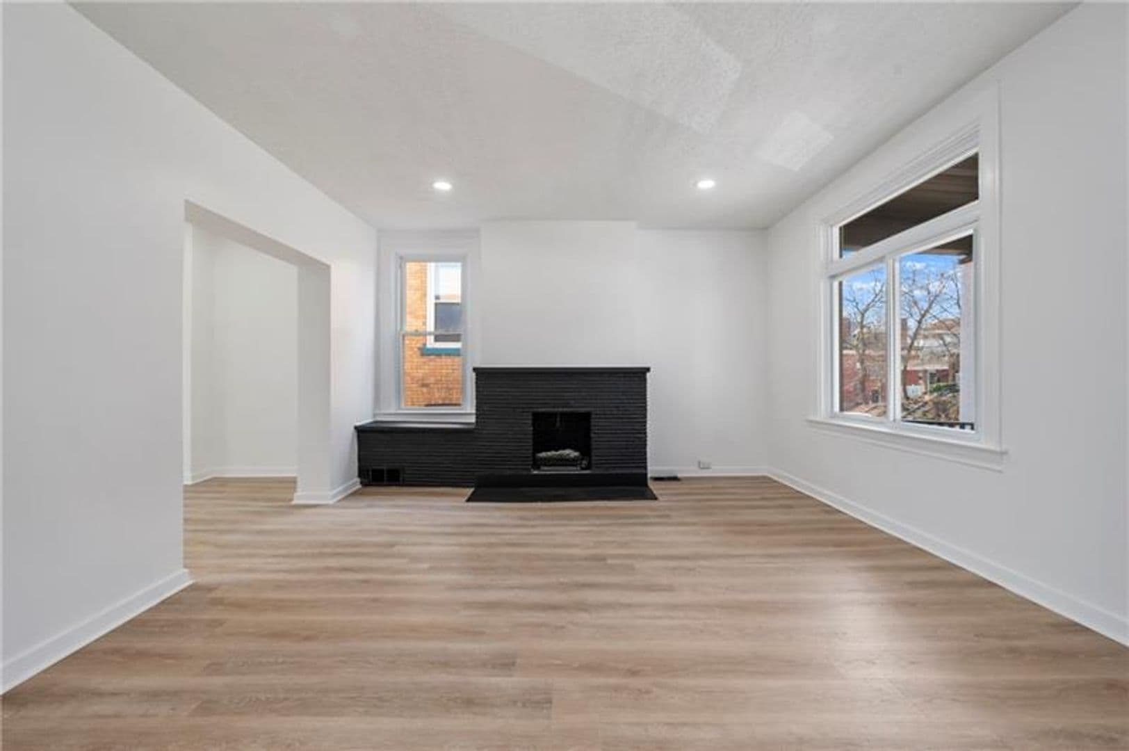 Pittsburgh House: 220 Dewey St.