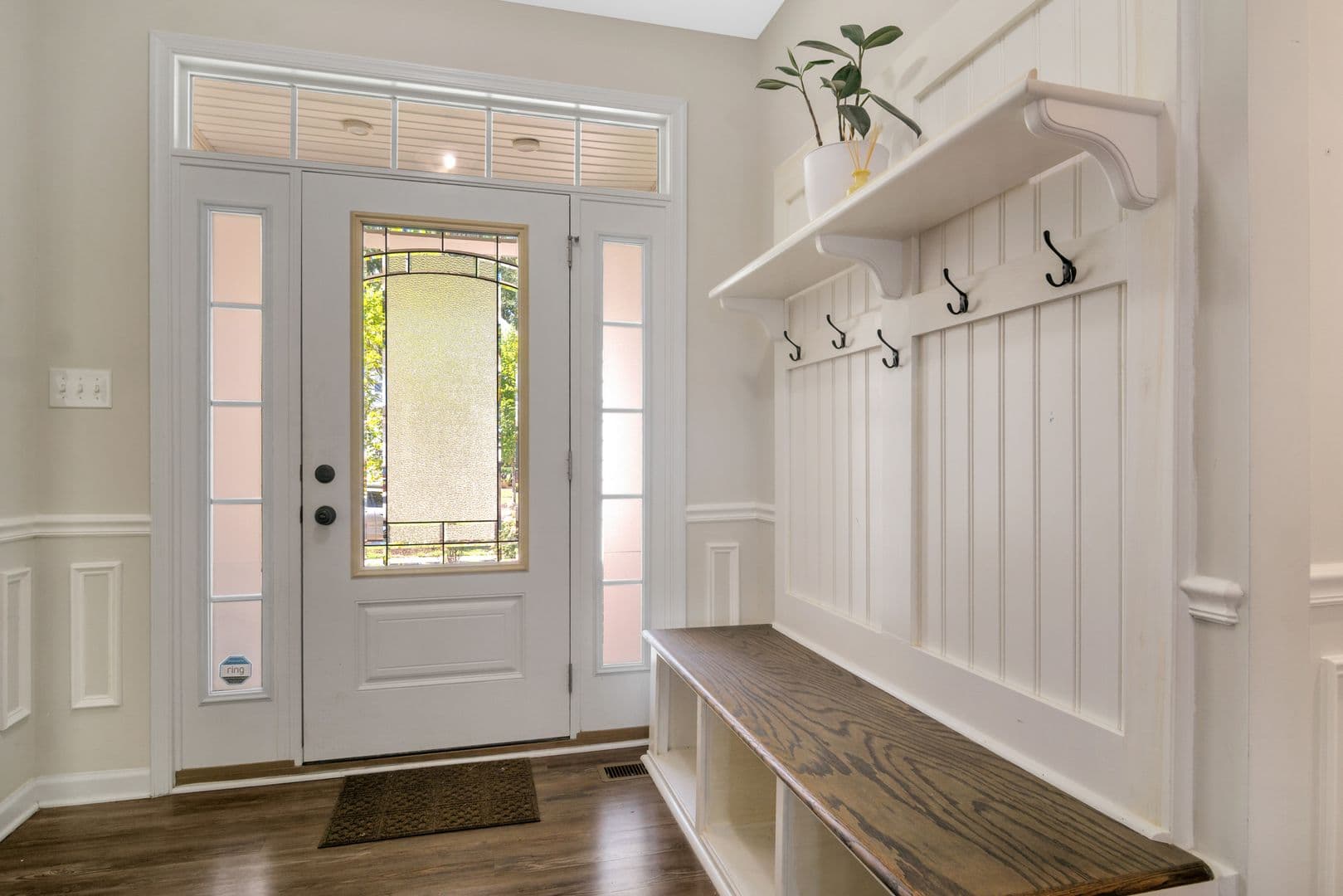 Williamsburg House: 406 Boltons Mill Pkwy