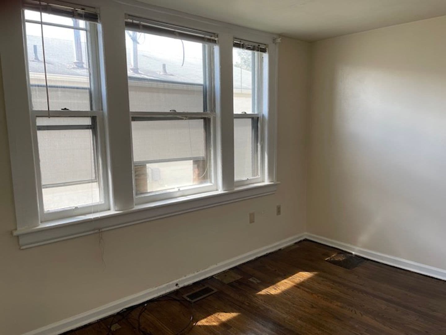 Roanoke Apartment: 2324 Orange Avenue NW