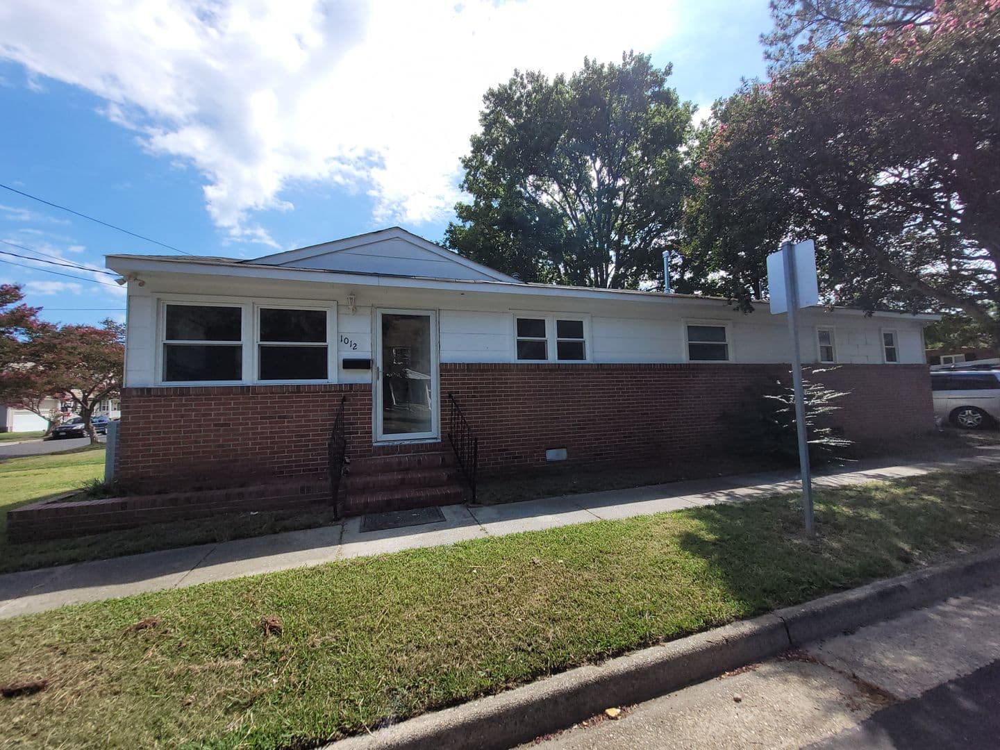 Norfolk House: 1012 Oaklawn Avenue