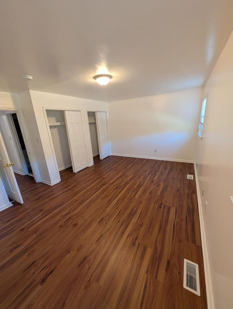 Newport News Townhome: 321 Advocate Court, Unit B
