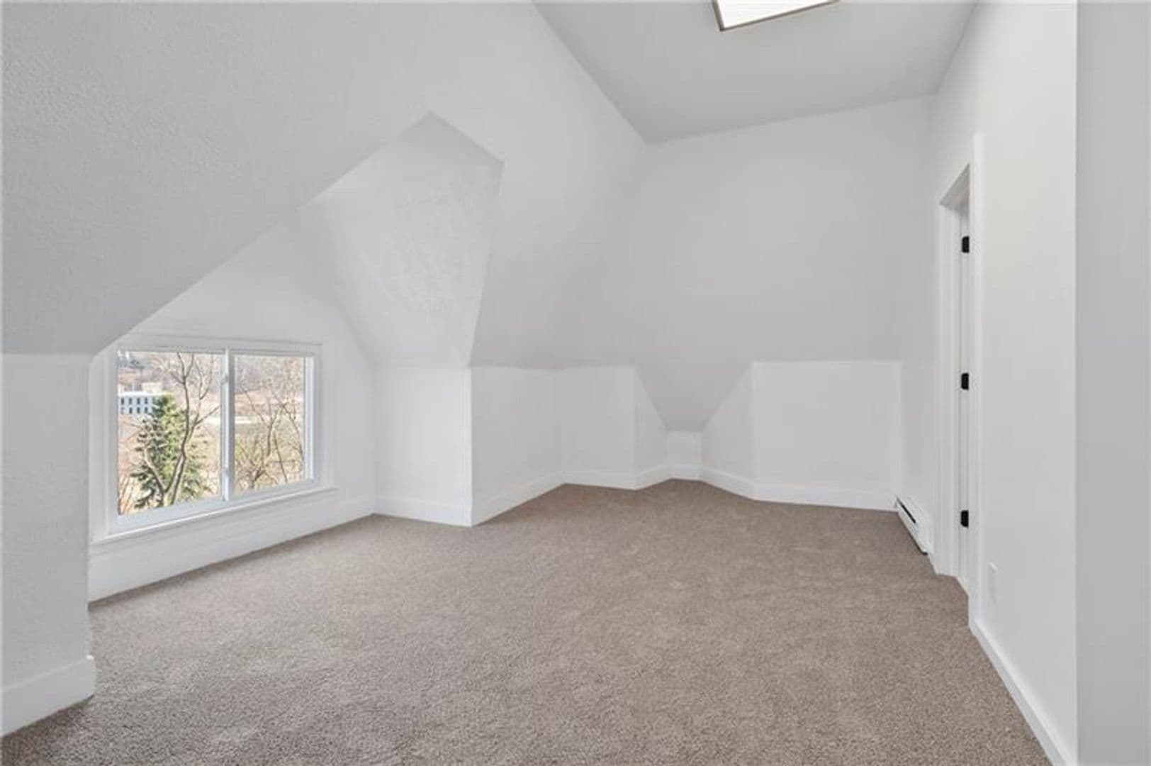 Pittsburgh House: 220 Dewey St.