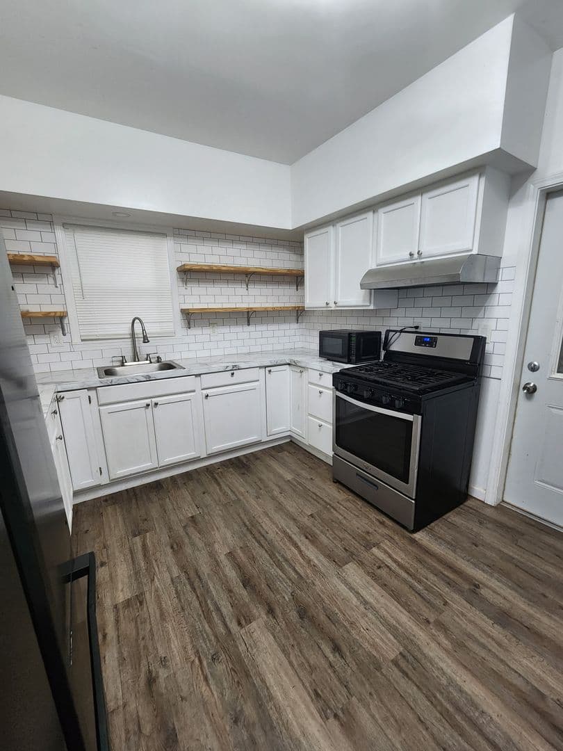 Cleveland Apartment: 3661 W. 47th