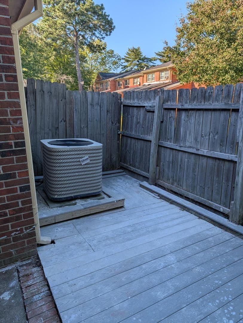 Newport News Townhome: 321 Advocate Court, Unit B