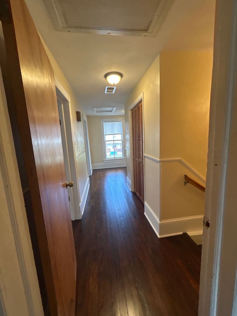 Roanoke Apartment: 1430 Chapman Ave. SW