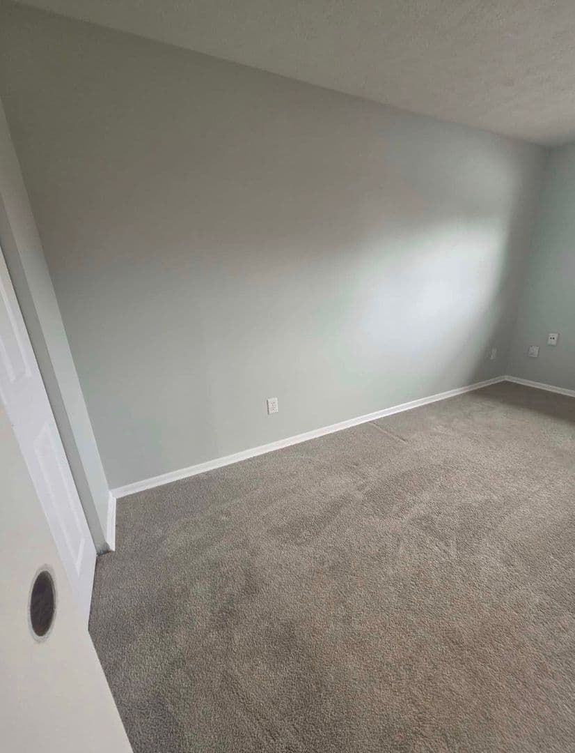 Vandalia Apartment: 927-933 Weston Court