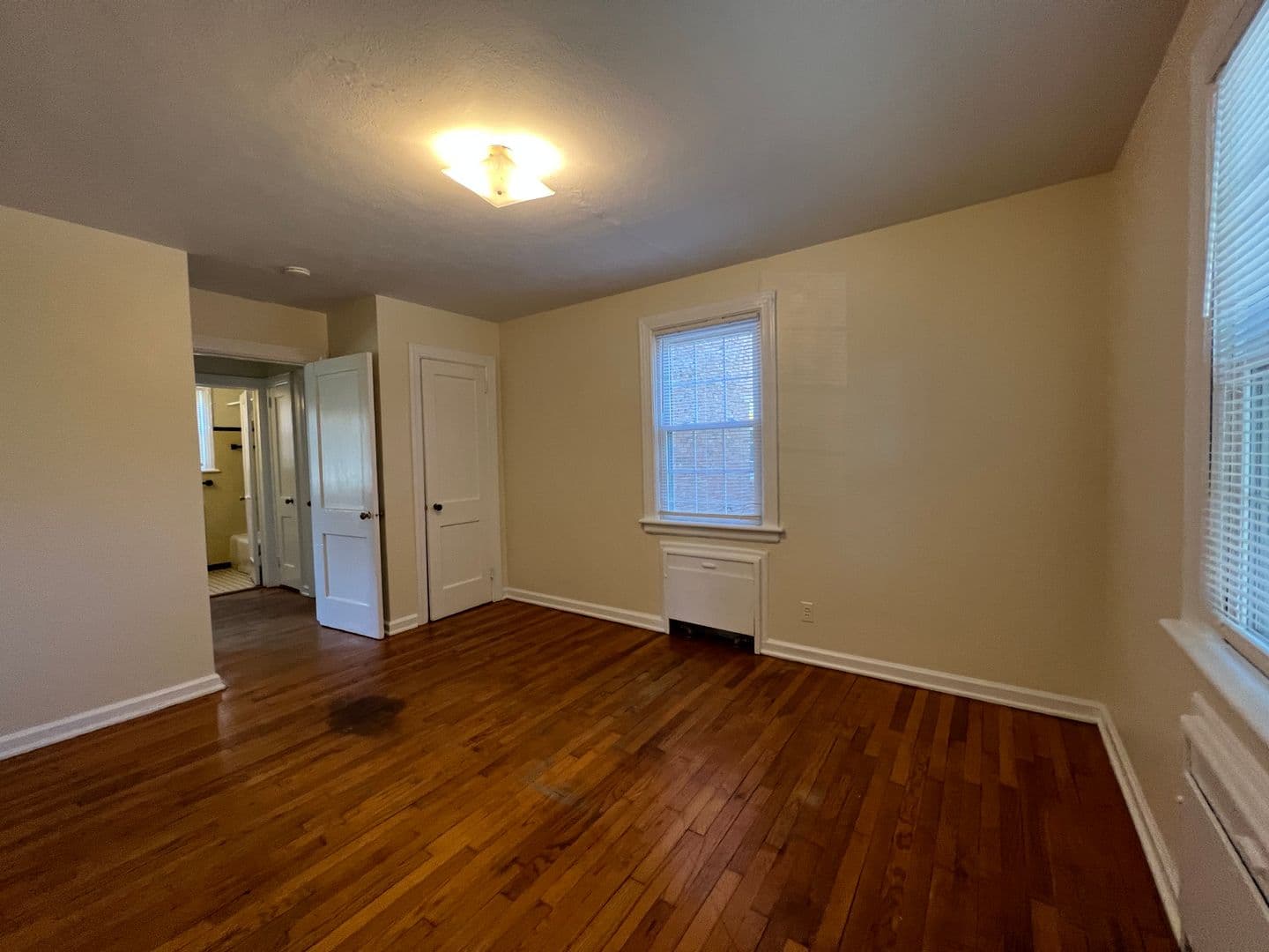Norfolk Apartment: 7420 Hampton Boulevard