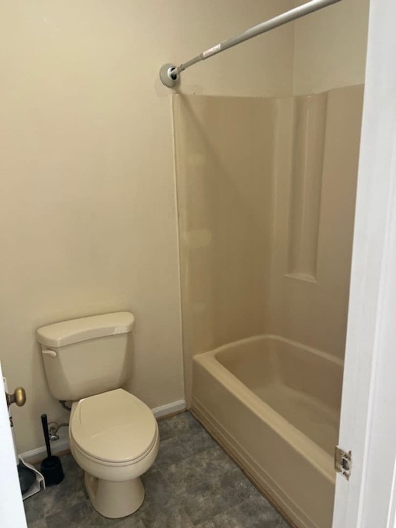 Virginia Beach House: 310 Ferdinand Circle