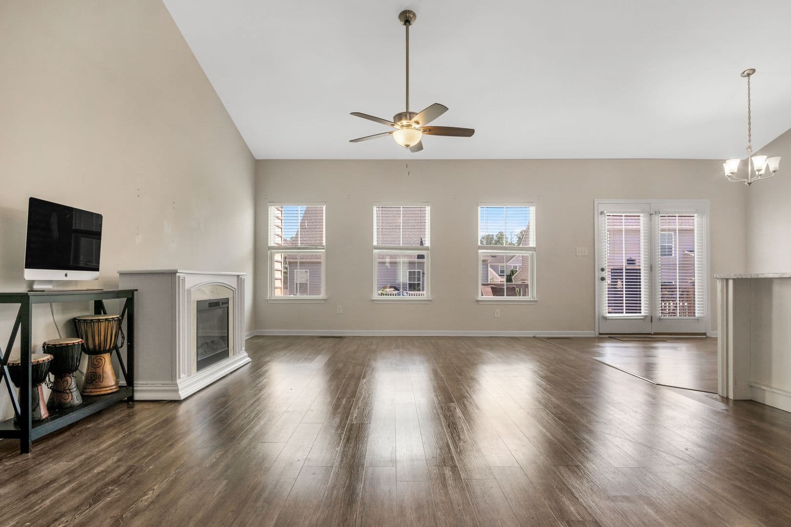 Williamsburg House: 406 Boltons Mill Pkwy
