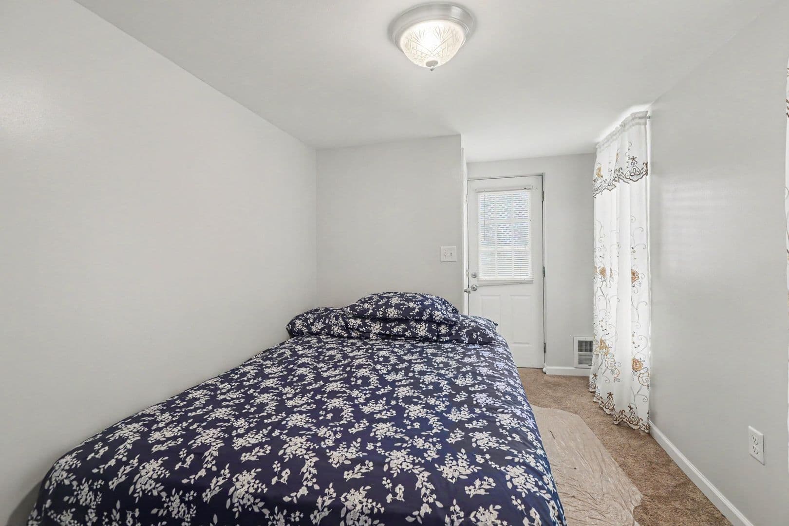 Harrisburg House: 2105 Greenwood St