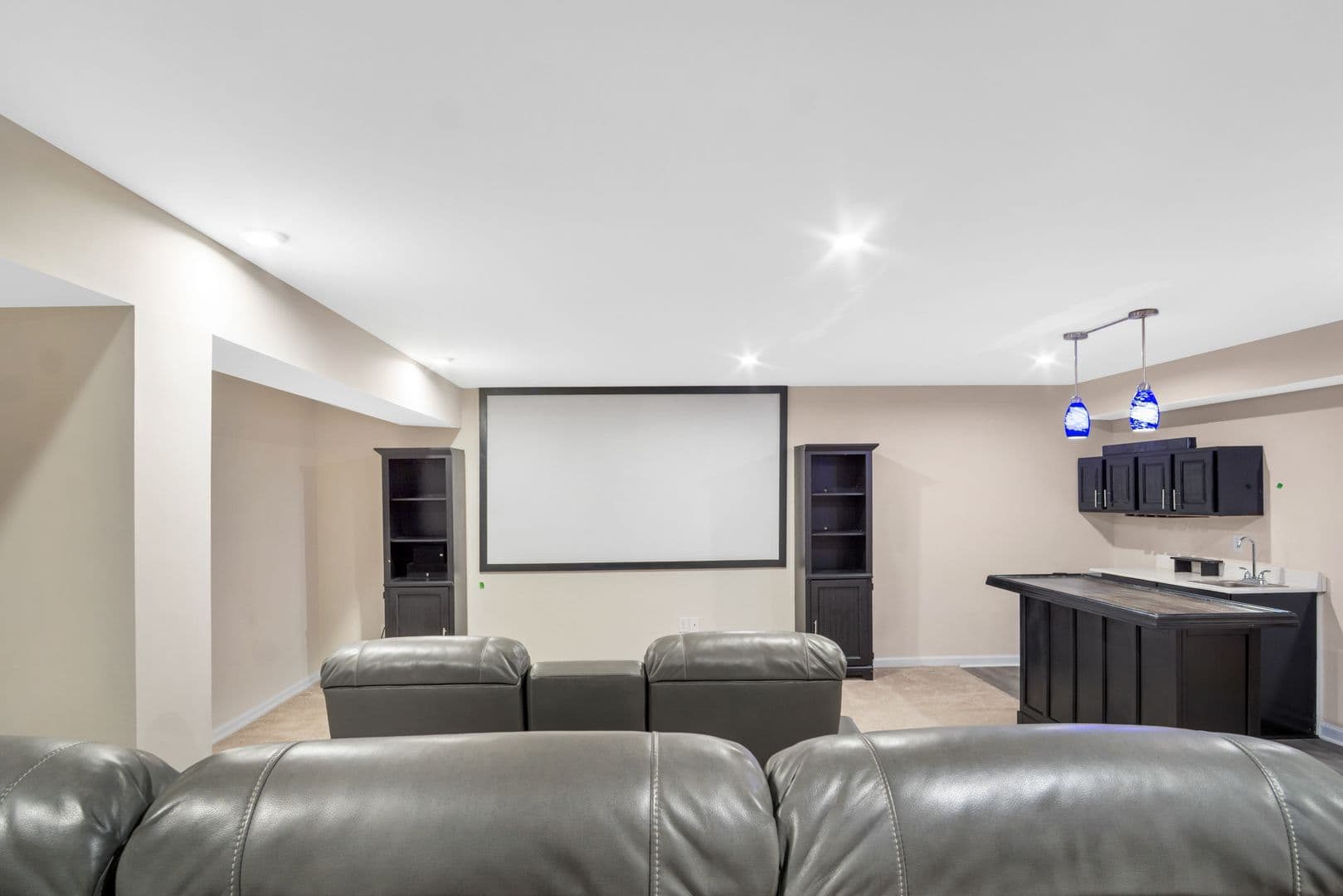 Williamsburg House: 406 Boltons Mill Pkwy
