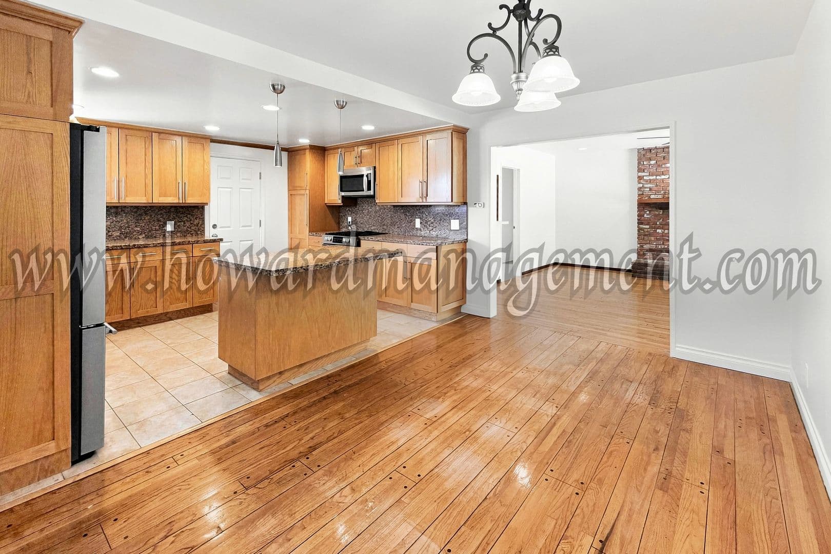 Canoga Park House: 8360 Rudnick Ave