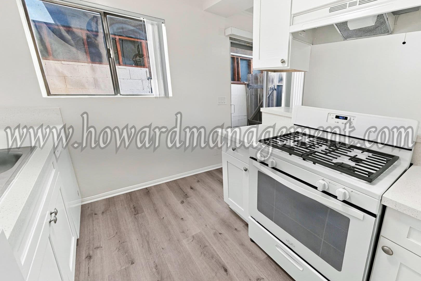 Sherman Oaks Apartment: 5238 Tilden Ave
