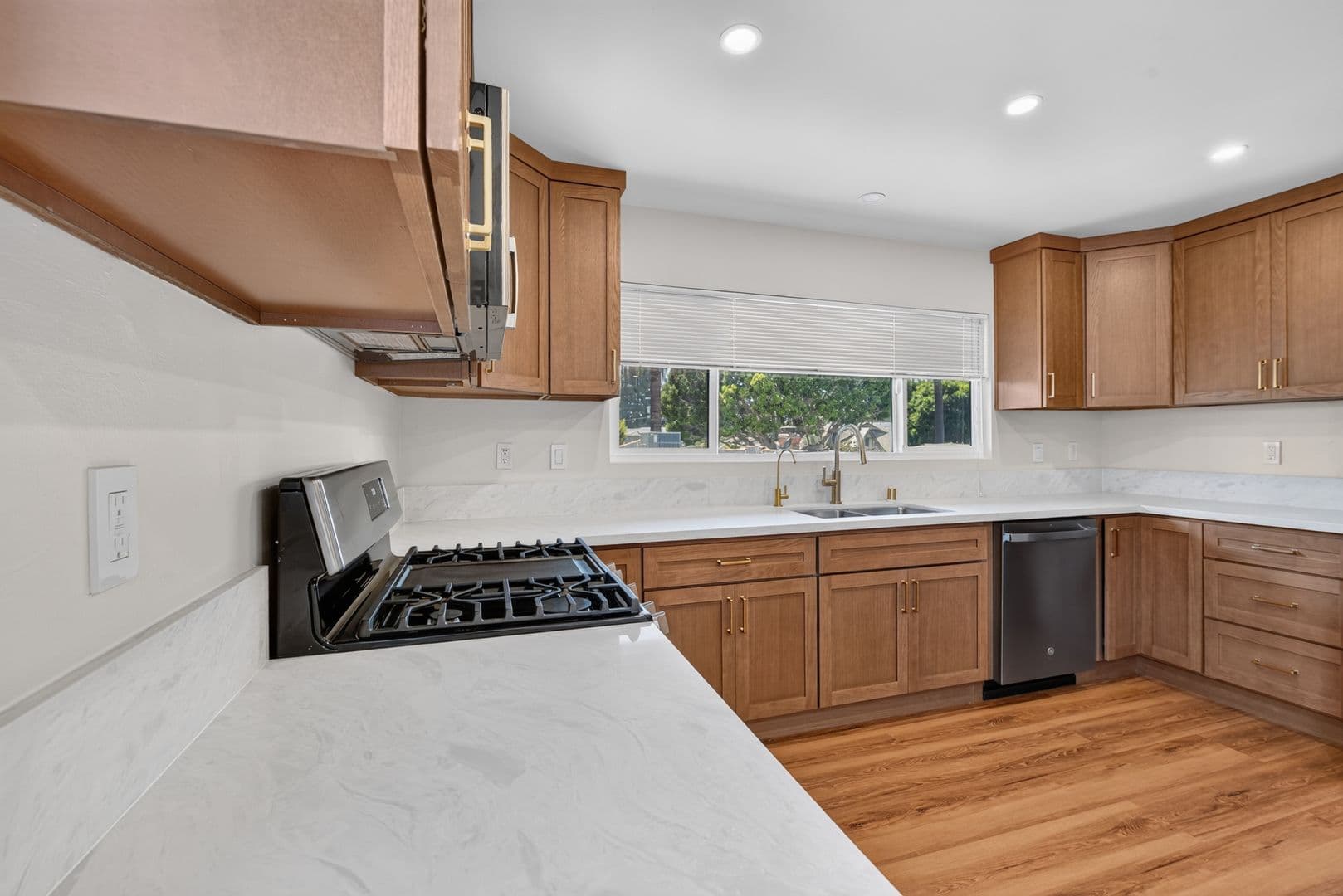 Culver City Apartment: 4170 Madison Ave