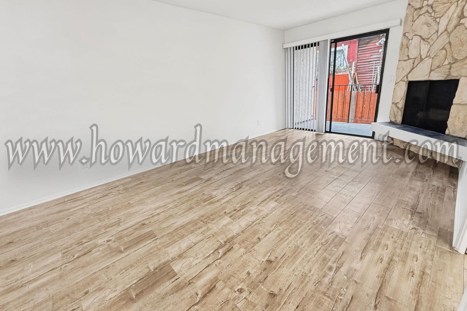 Santa Monica Apartment: 323 Bicknell Ave