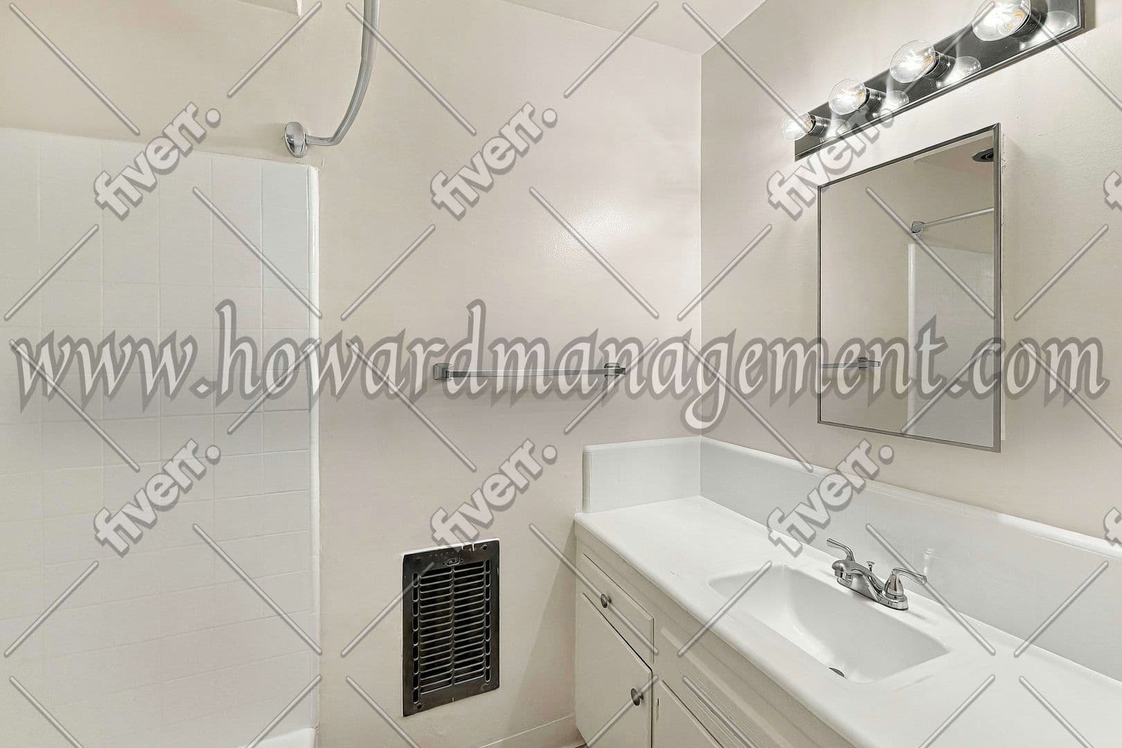 Los Angeles Apartment: 1427 S Crest Dr