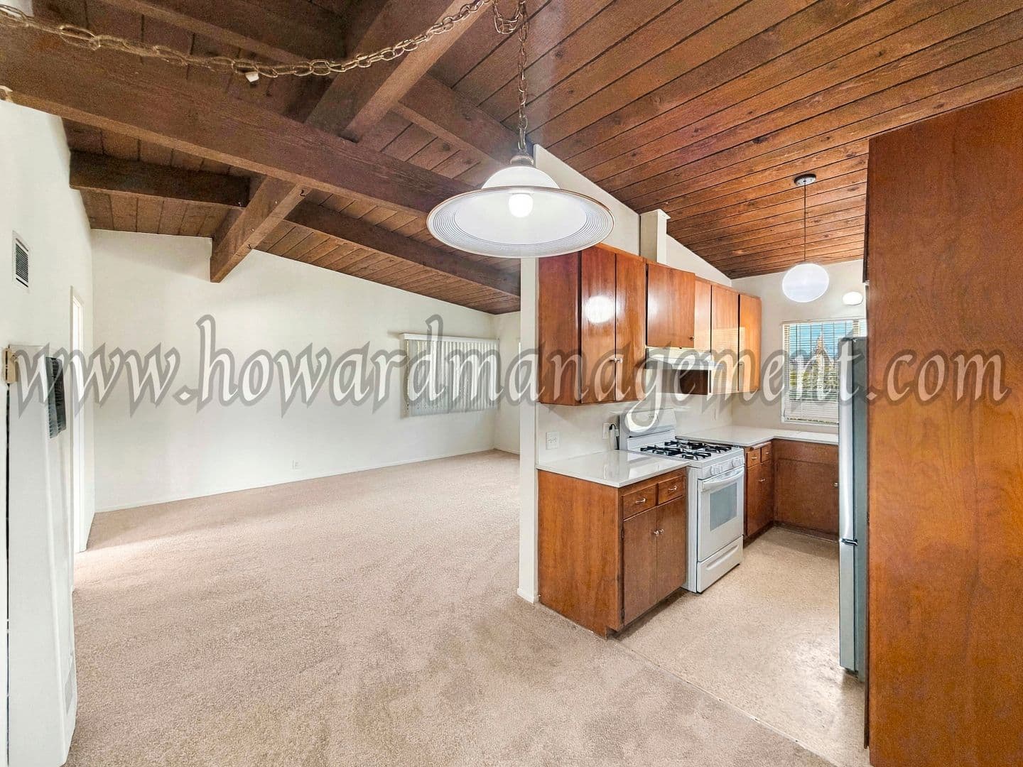 Los Angeles Apartment: 3645 Vinton Ave
