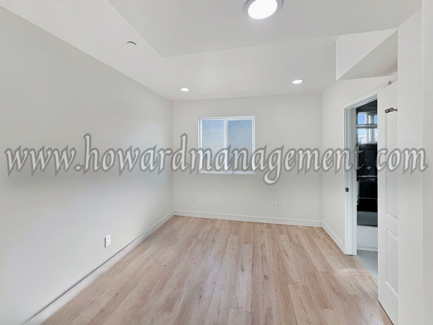 Los Angeles Apartment: 5821 David Ave