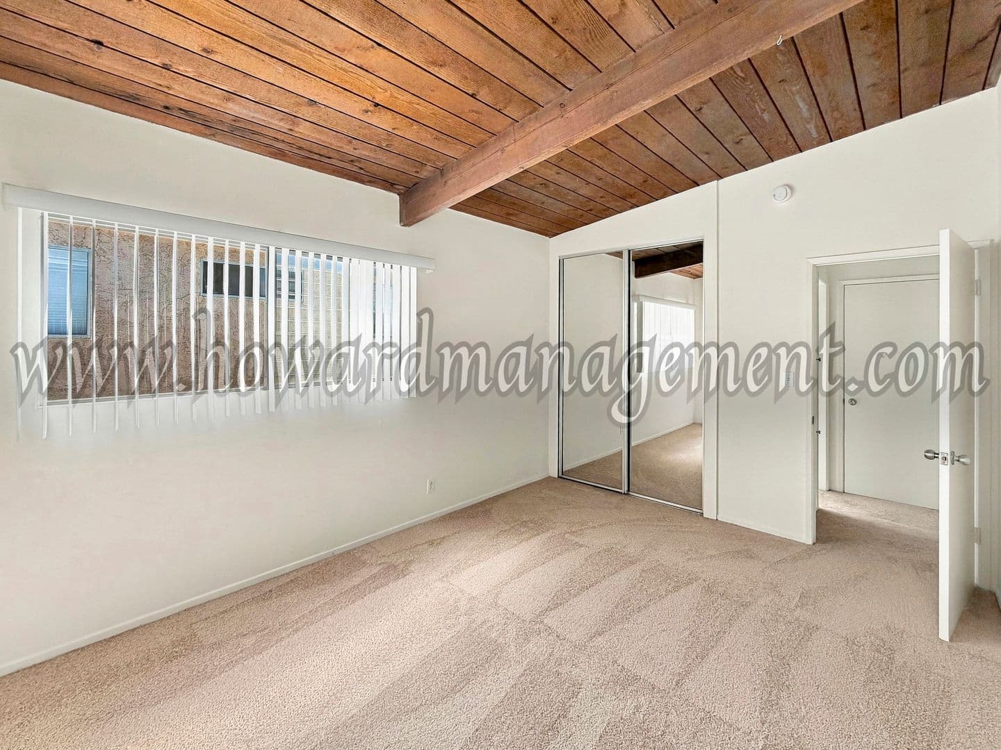 Los Angeles Apartment: 3645 Vinton Ave