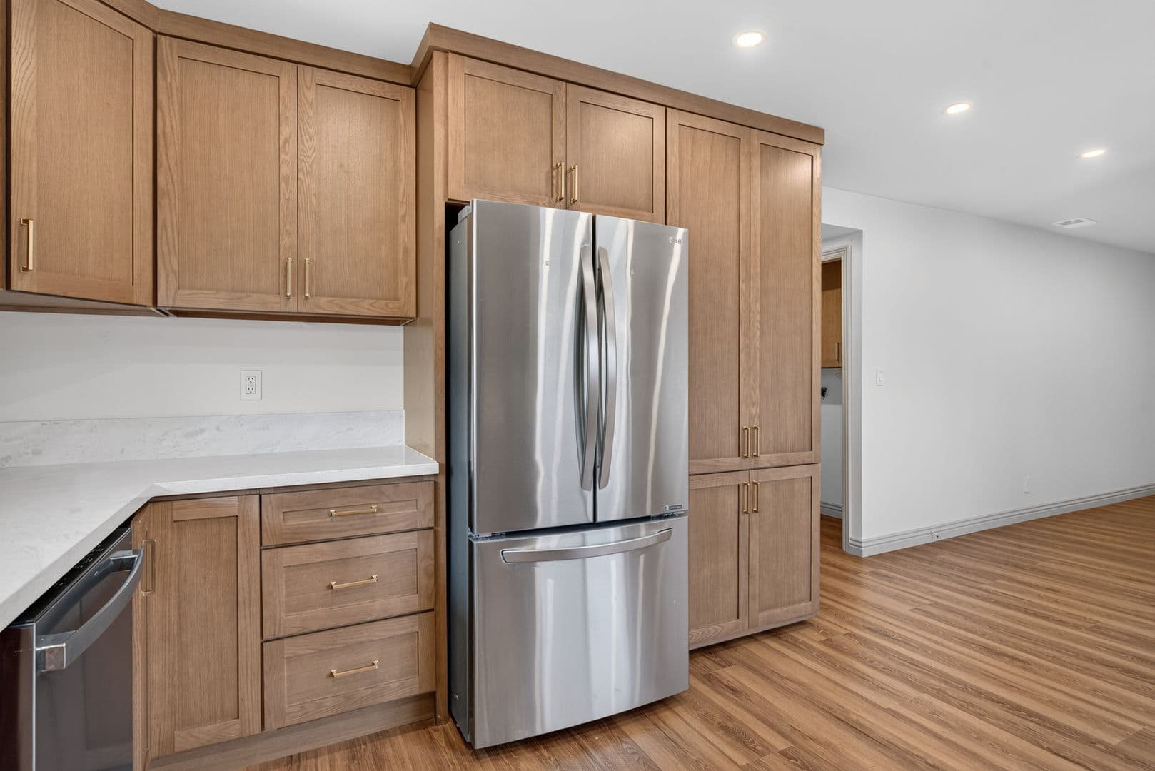 Culver City Apartment: 4170 Madison Ave