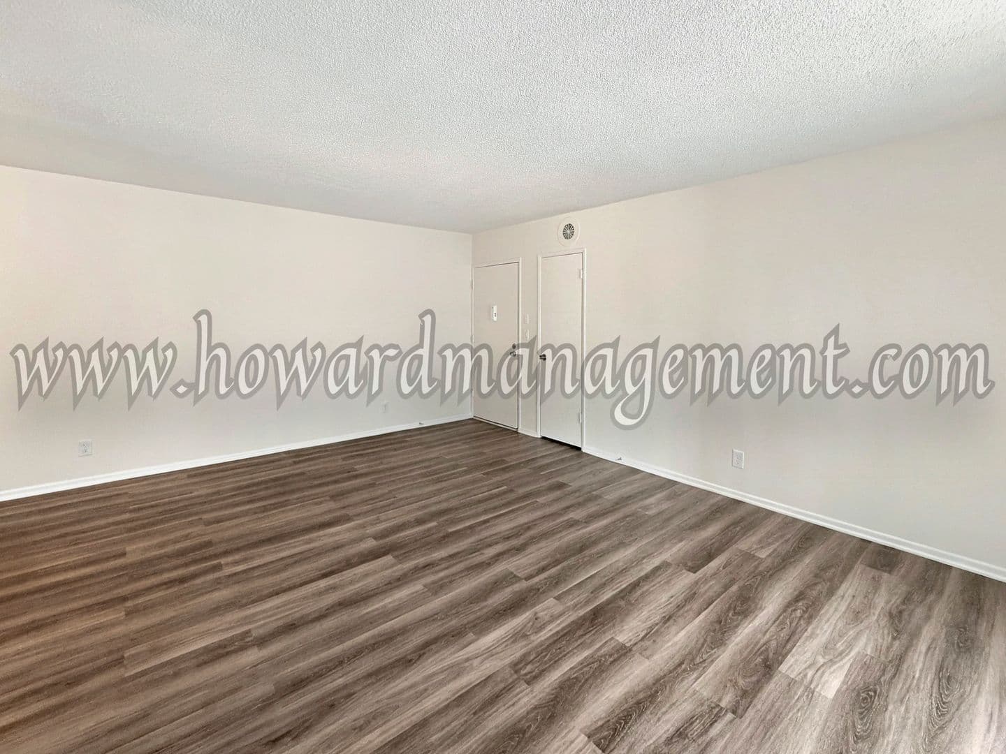 Los Angeles Apartment: 3725 Vinton Ave