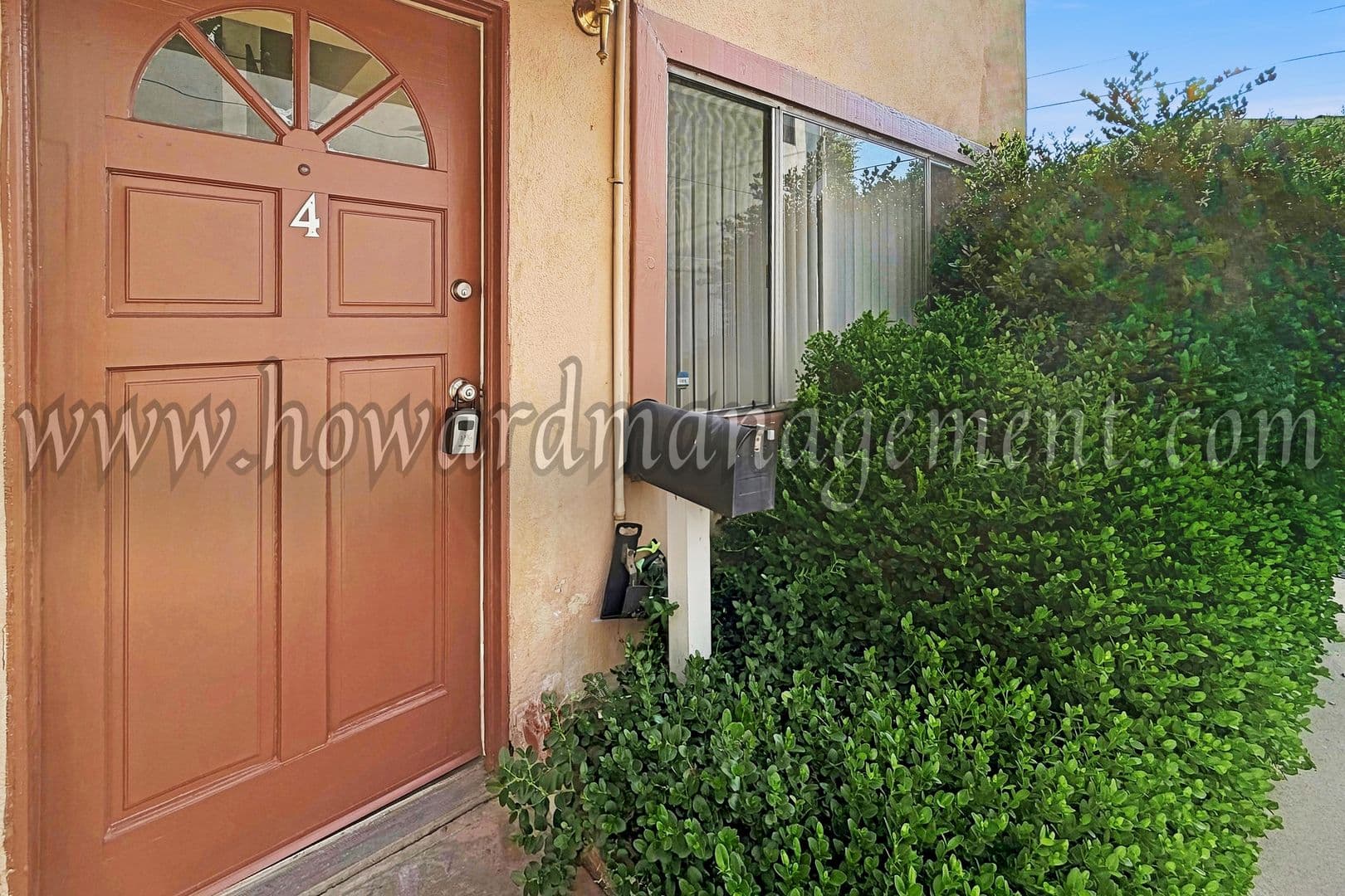 Sherman Oaks Apartment: 5238 Tilden Ave