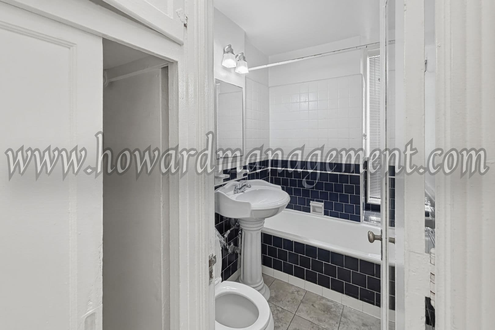Los Angeles Apartment: 840 Serrano Ave