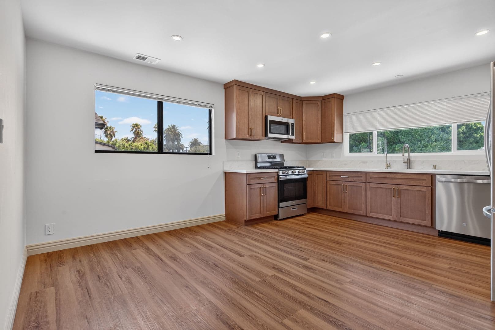 Culver City Apartment: 4170 Madison Ave