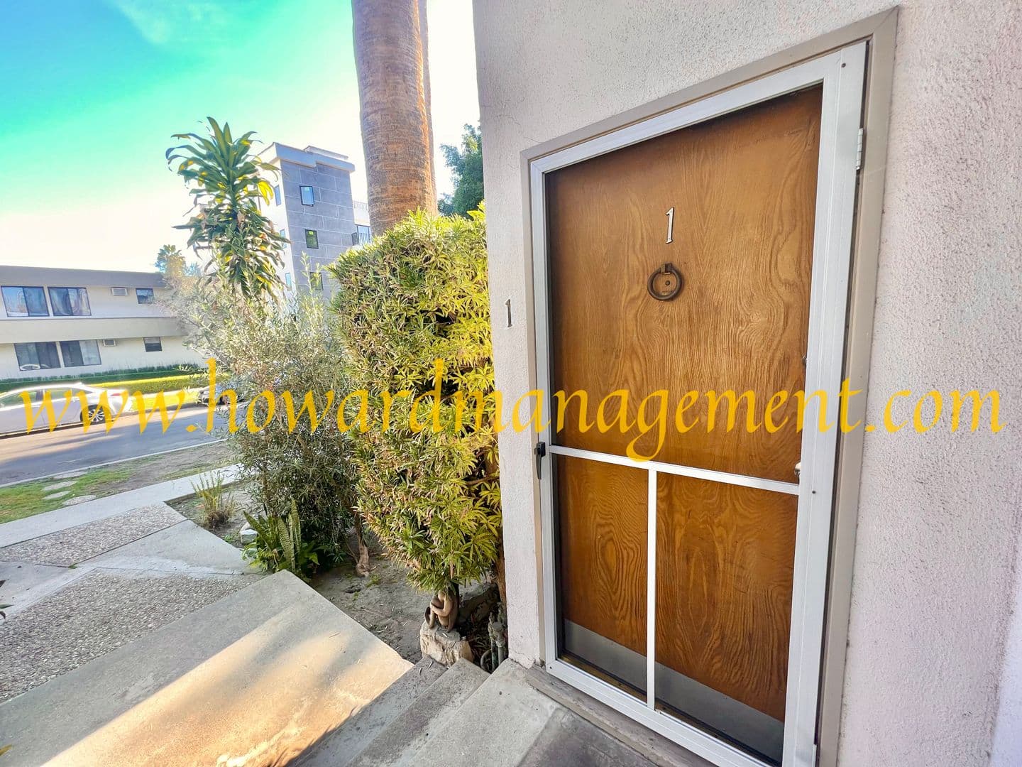 Los Angeles Apartment: 845 S Bedford St