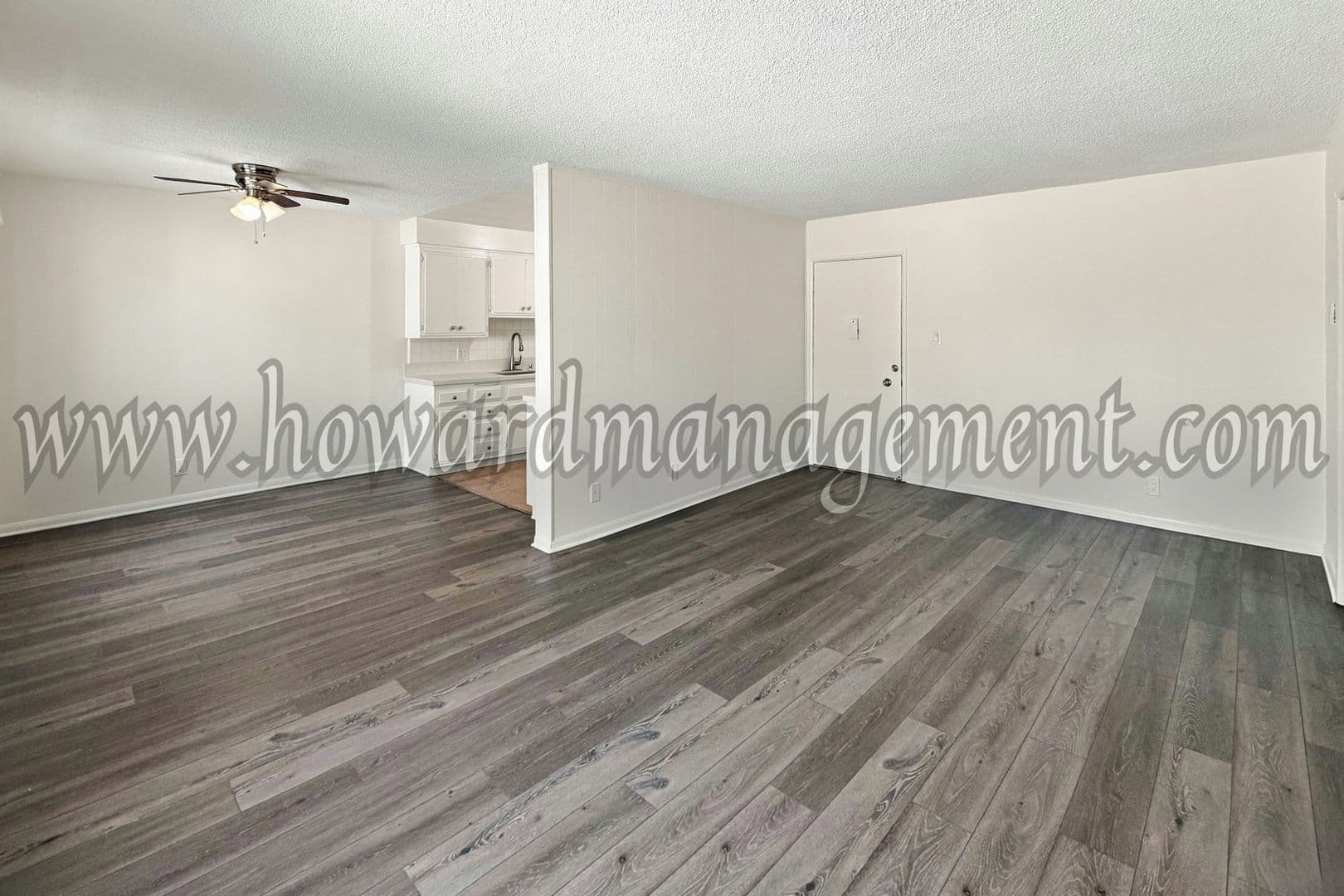 Los Angeles Apartment: 1560 Saltair Ave